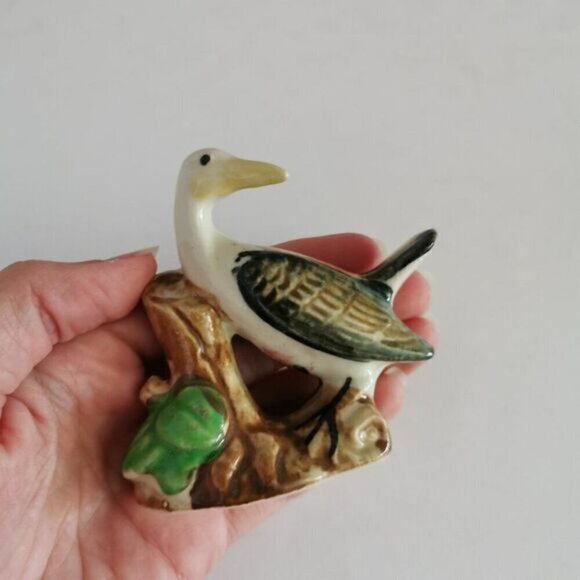 Pair of 2 Vintage Bird Figurines, Pelican Bird Branch Leaf Made in Japan Kitsch - Picture 3 of 10
